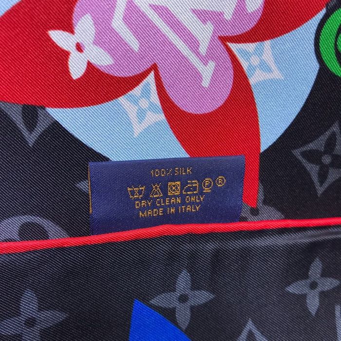 Louis Vuitton Scarf LVS00074